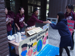 国士舘大学 学園祭写真2 のコピー.png